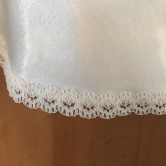 Vintage Victoria Secret Off White Short Lace Trimmed Slip Size Small Made in USA - Picture 5 of 9